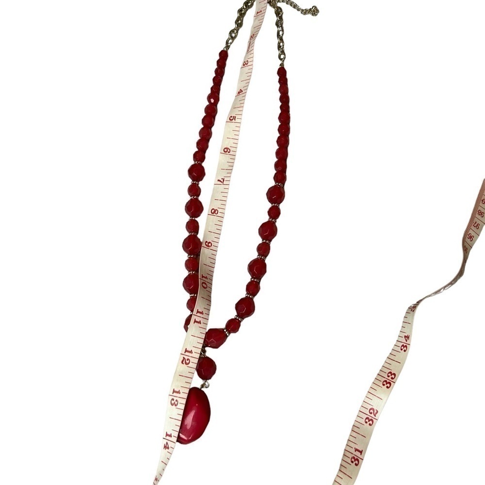 Red Acrylic Beads Faux Stone Pendant Necklace Gold Tone Accents & Chain - Picture 9 of 9